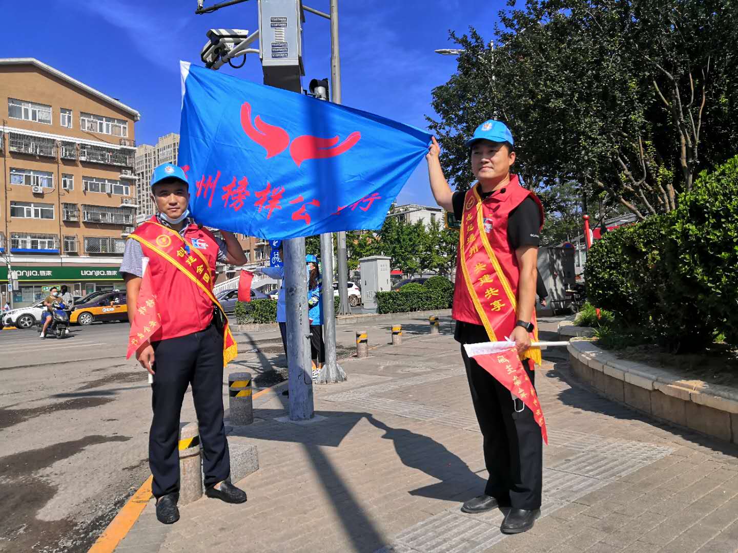 <strong>光屁股光屁股是个女的痒痒痒痒的逼</strong>